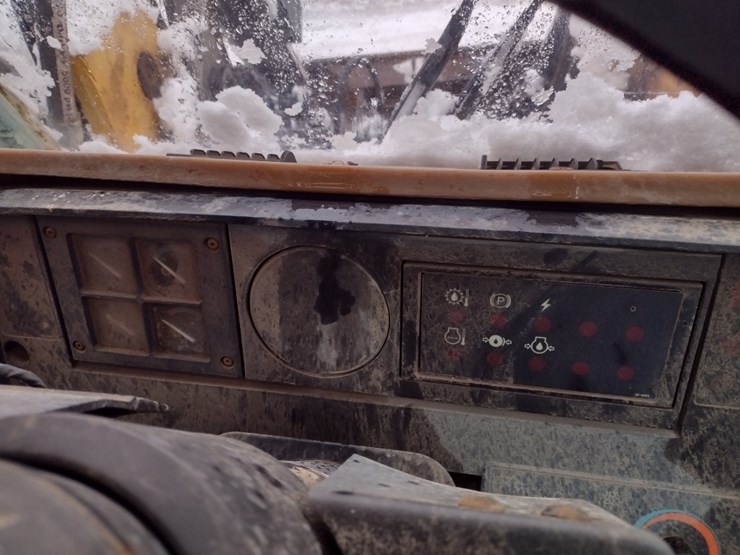 caterpillar-it24f-image-12