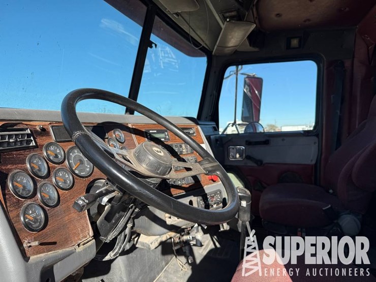 western-star-4900-image-6