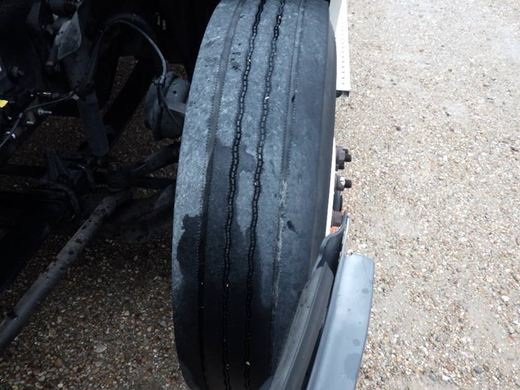 freightliner-cascadia-126-image-23