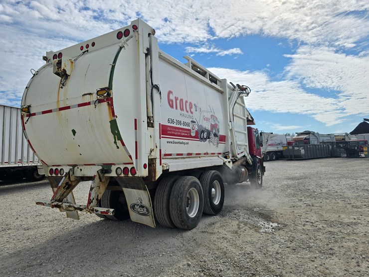 1996-mack-mr688s-image-26