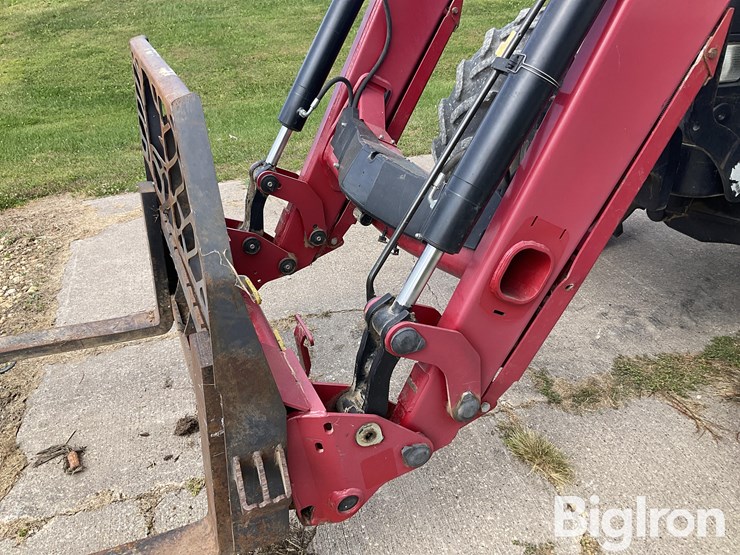 case-ih-farmall-105u-image-9