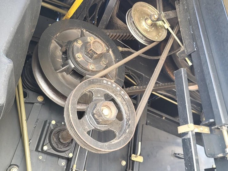 new-holland-cr9040-image-77