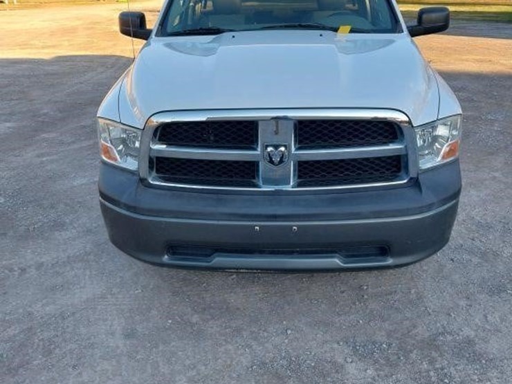 2011-dodge-1500-image-2