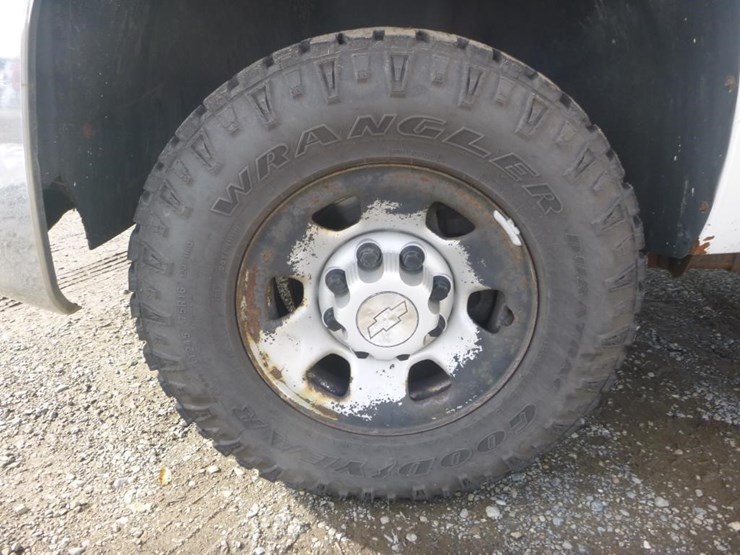 2009-chevrolet-2500-image-13