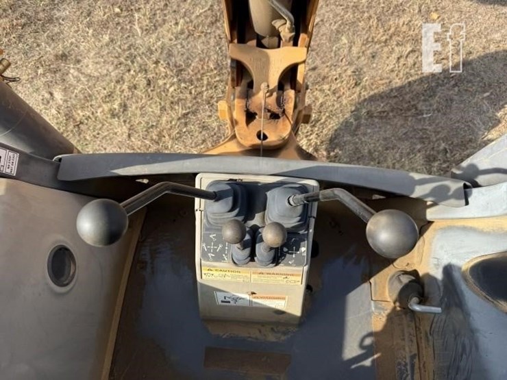 2014-case-580n-image-16