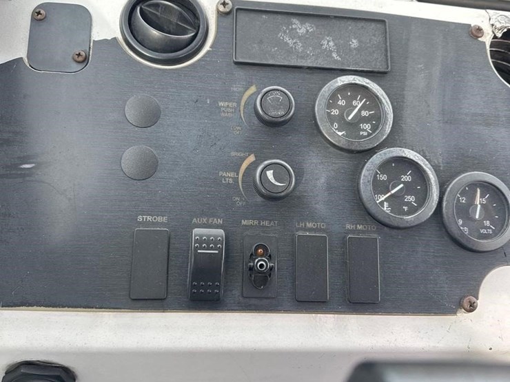 2011-capacity-tj5000-image-25