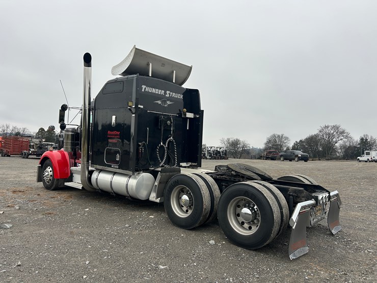 2005-kenworth-w900l-image-5