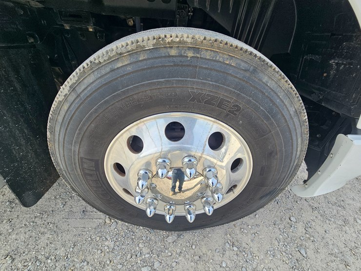 peterbilt-579-image-76