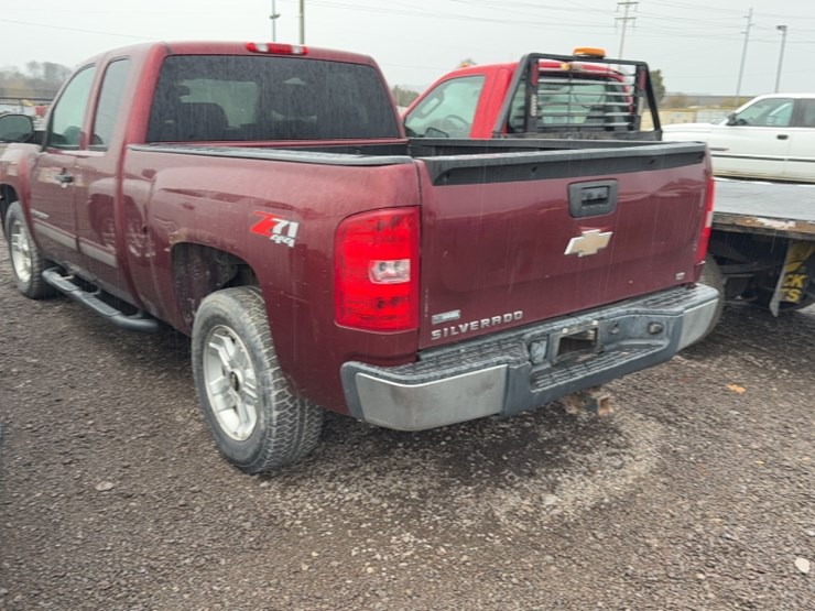 #3016-•-2009-chevrolet-silverado-pickup-truck-image-10