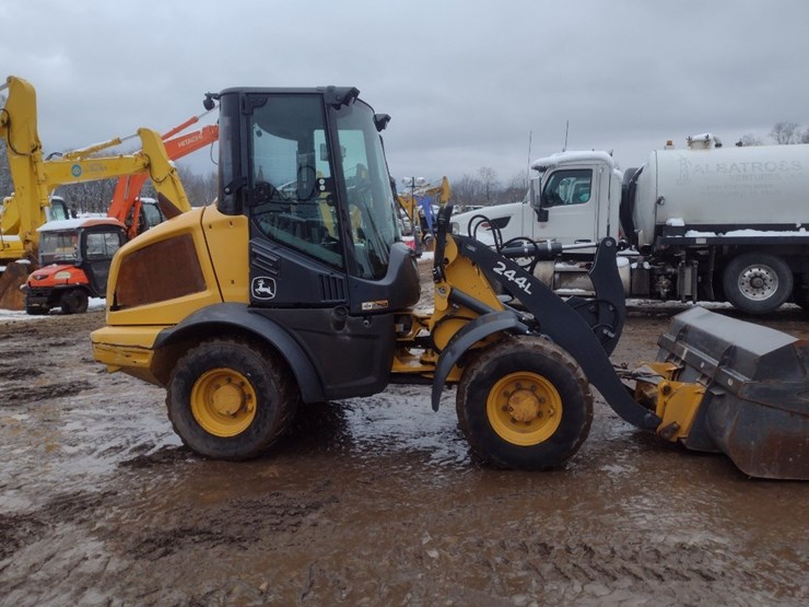 deere-244l-image-3