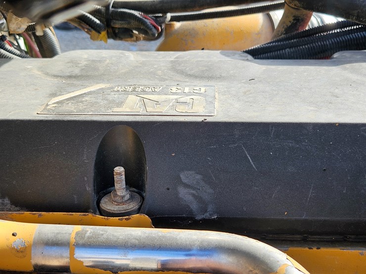 2009-peterbilt-365-image-62