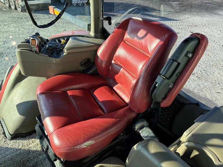 case-ih-magnum-305-image-75