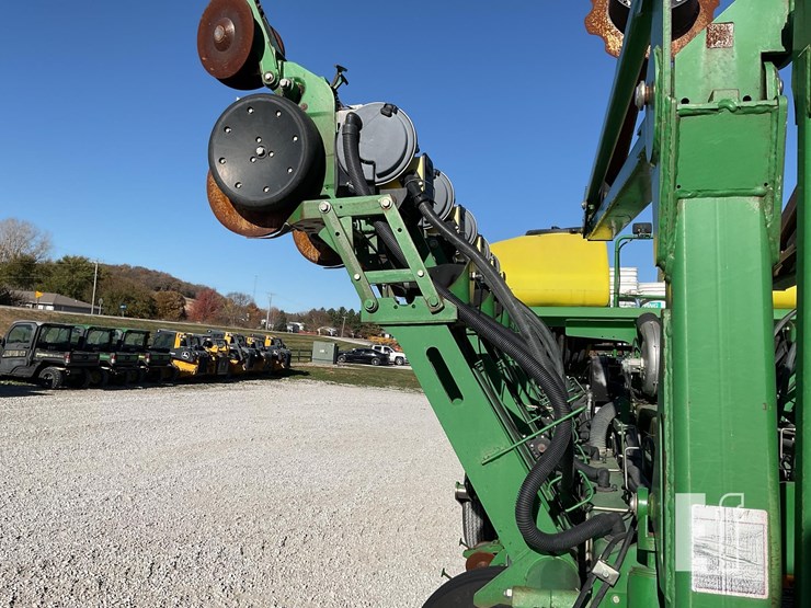 john-deere-1790-image-11