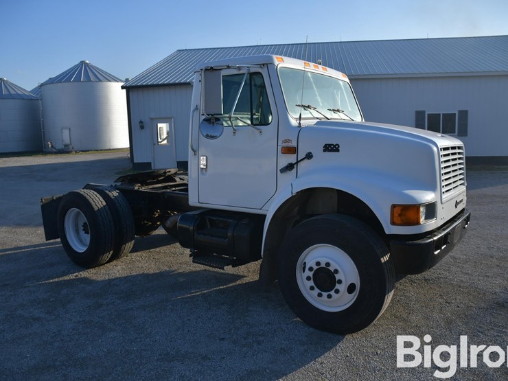 international-4700-image-3