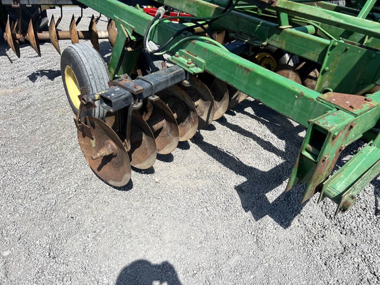 john-deere-24-image-4