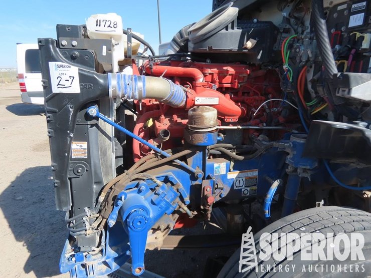 2018-peterbilt-567-image-5