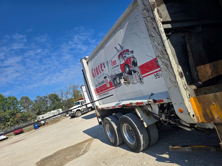 2007-mack-le613-image-71