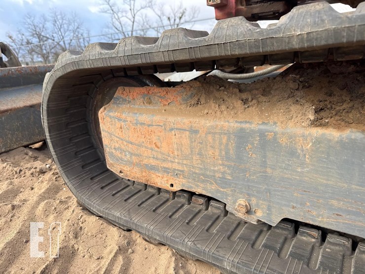 takeuchi-tb235-2-image-9