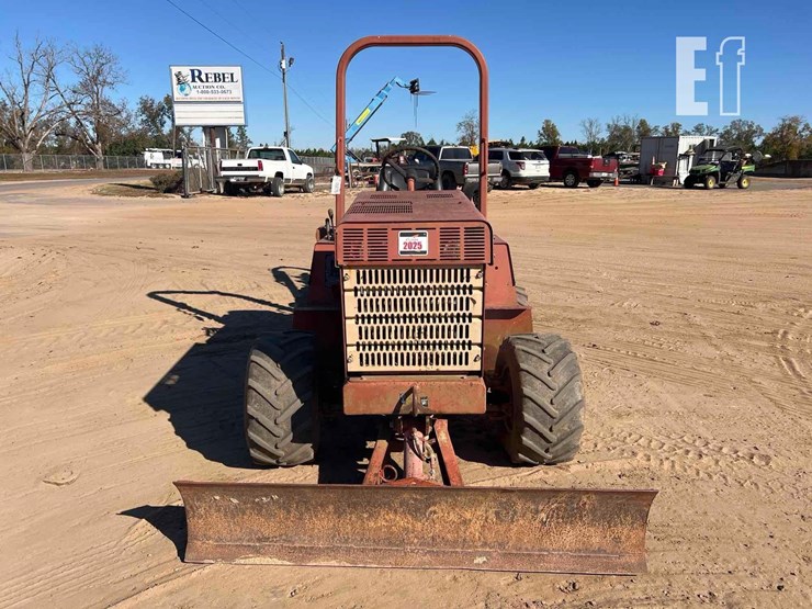 2004-ditch-witch-3700-image-7