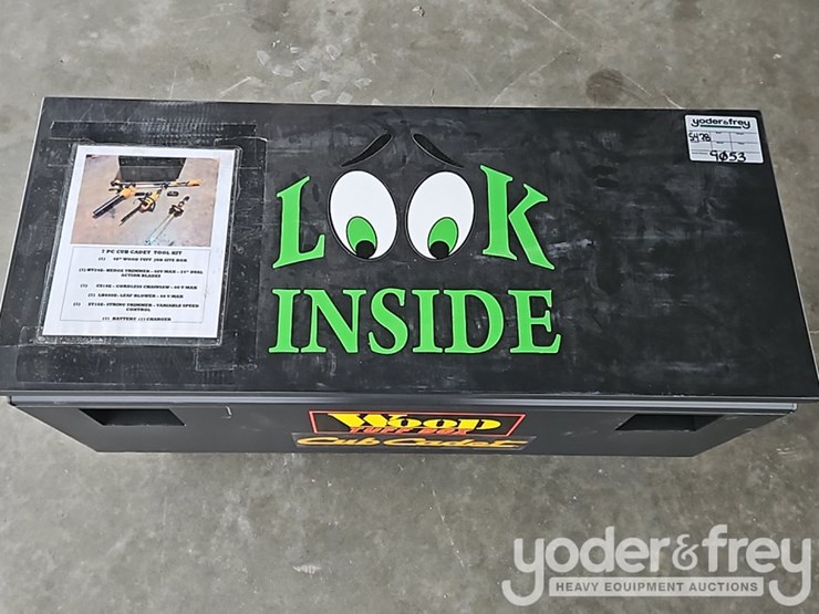 unused-wood-tuff-tow-48"-box-7-pcs-cub-cadet-tool-kit,-hedge,-trimmer,-cordless-chainsaw,-leaf-blower,-string-trimmer,-battery-charger-image-6