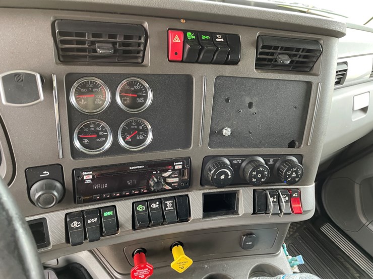 kenworth-t680-image-54