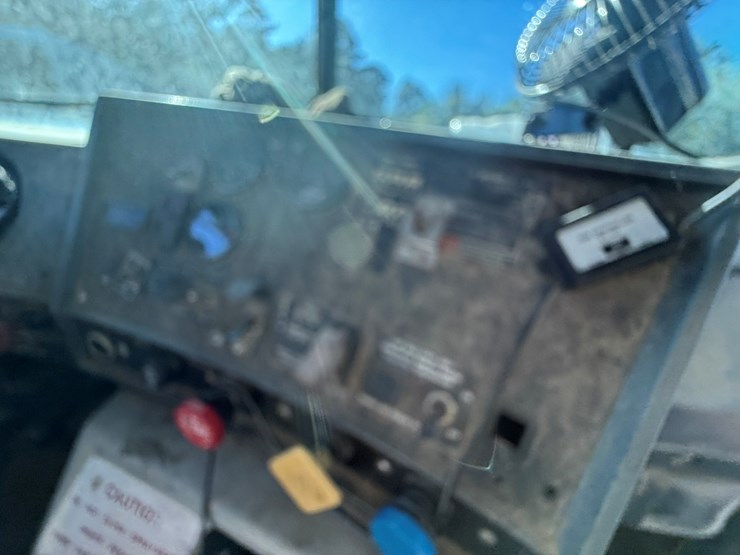 mack-r686st-image-95