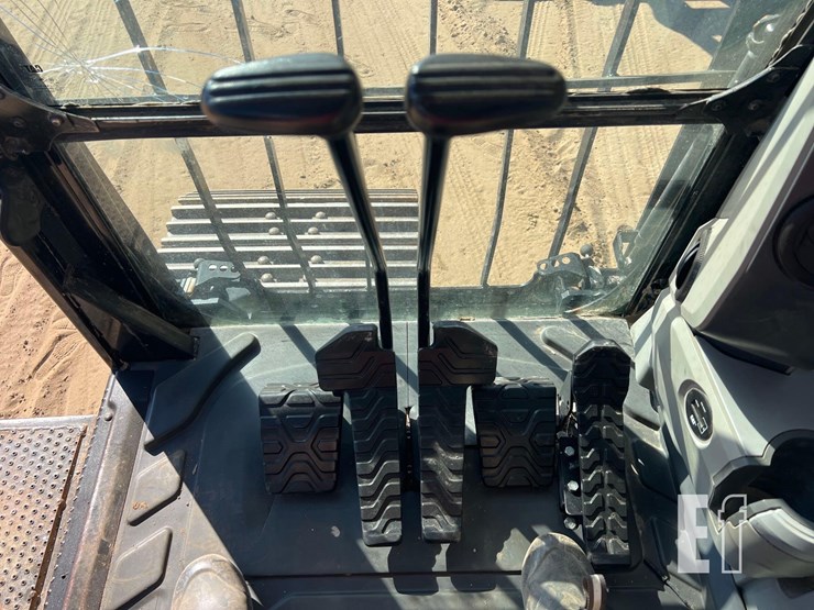 caterpillar-326fl-image-39