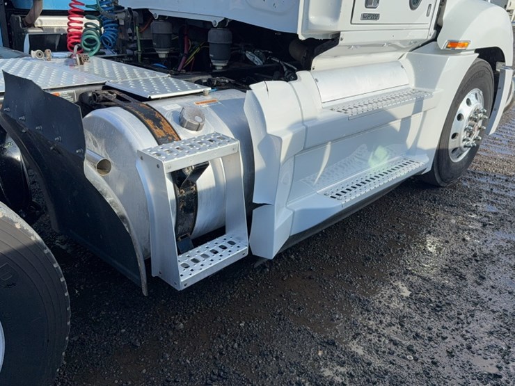 2018-western-star-5700xe-image-7