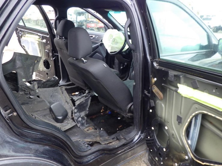 2019-ford-explorer-image-8