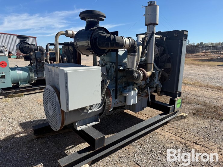 marathon-magnaplus-200kw-skid-mounted-diesel-generator-image-1