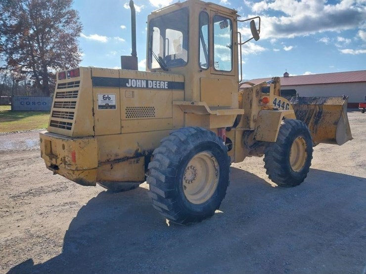 john-deere-444-image-5