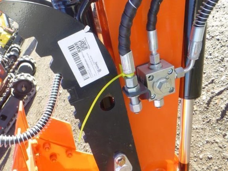 blt-319-hydraulic-excavator-image-10