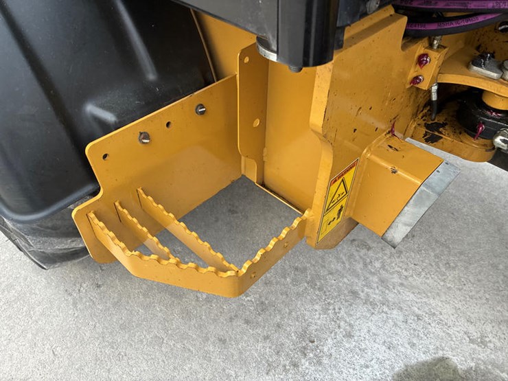 caterpillar-906m-image-26