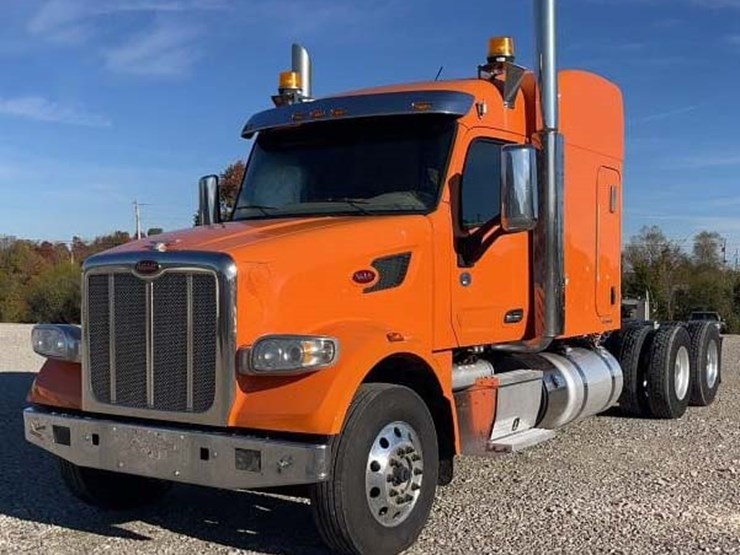 2019-peterbilt-567-image-1