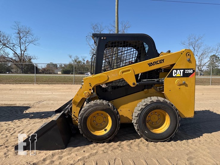 2019-caterpillar-226d-image-1