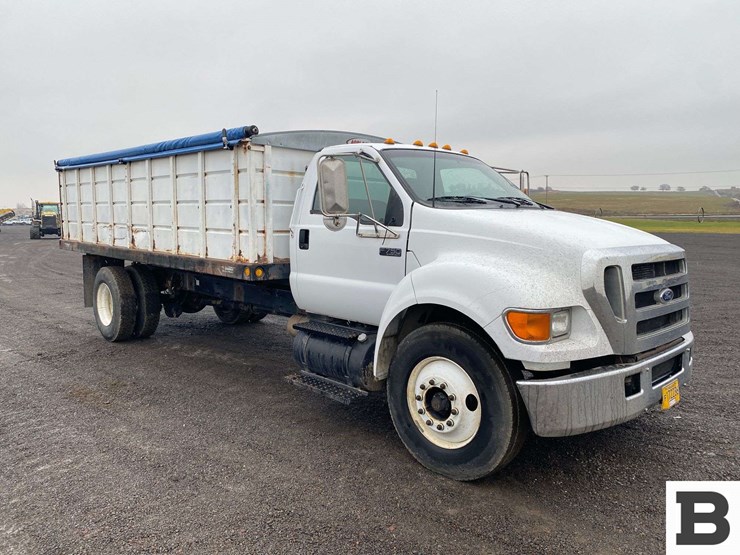 2006-ford-f750-image-8