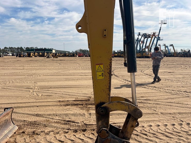 caterpillar-305e2-cr-image-11