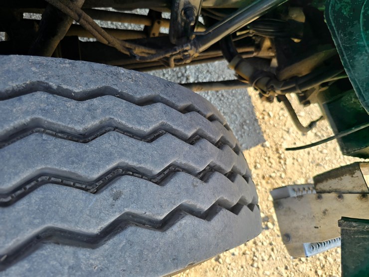 2013-peterbilt-320-image-61