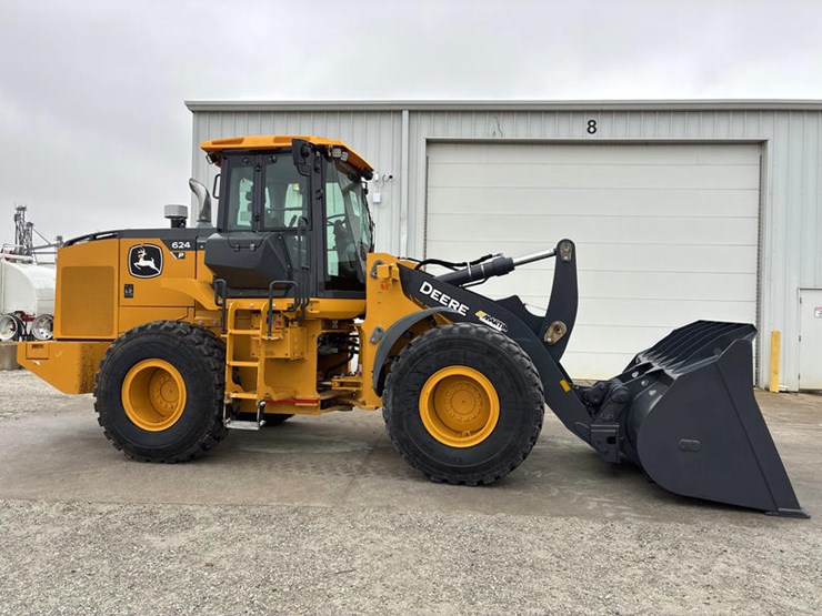 john-deere-624-image-3