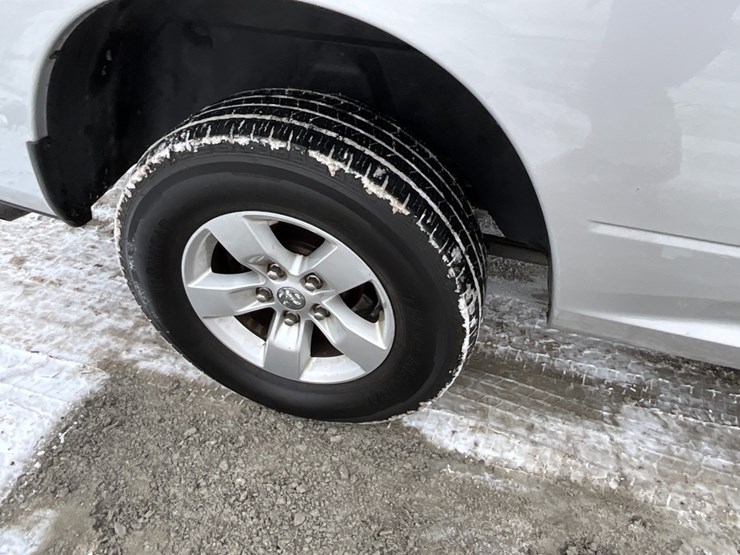 2015-dodge-1500-image-8