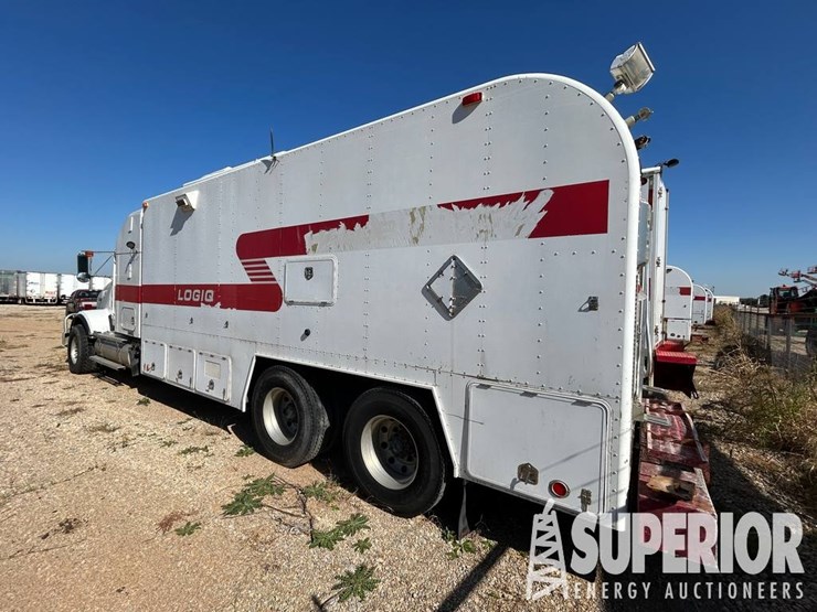 2010-kenworth-t800-image-3