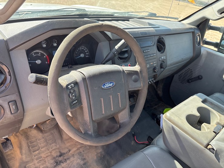 2015-ford-f550-image-10