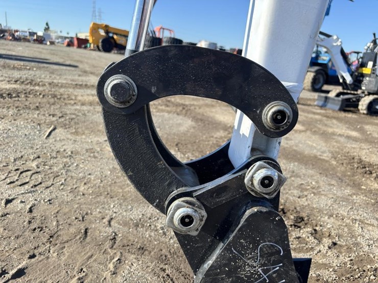 2022-bobcat-e10e-hydraulic-excavator-image-14