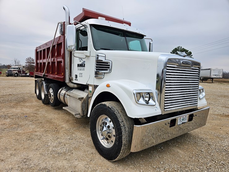 freightliner-122sd-image-29
