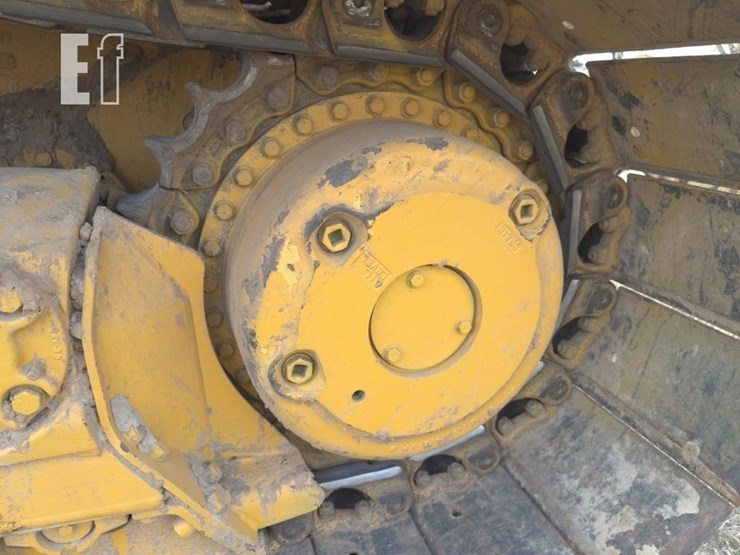 komatsu-d65px-12-image-18