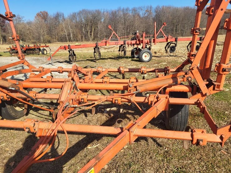allis-chalmers-1300-field-cultivator-image-12