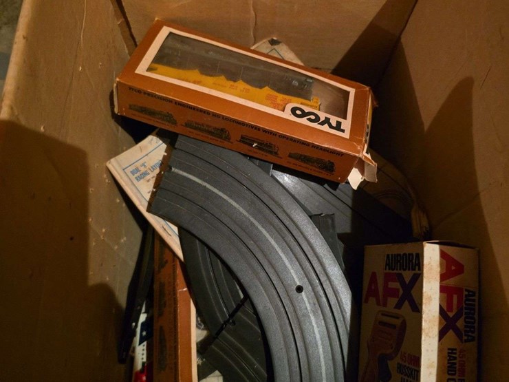 partial-train-set-and-track-image-2