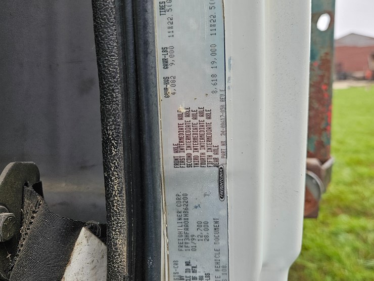 freightliner-fl70-image-45