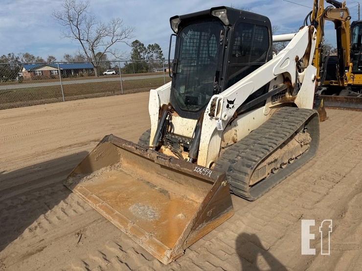2022-bobcat-t740-image-8