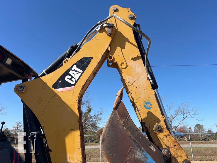 2016-caterpillar-415f2-image-27